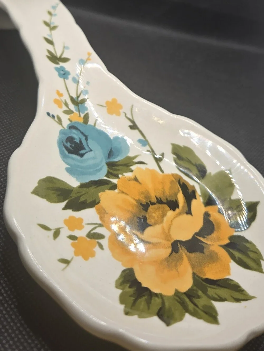 The Pioneer Woman Cream Ceramic Spoon Rest